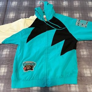 XL Mitchell and ness grizzlies jacket